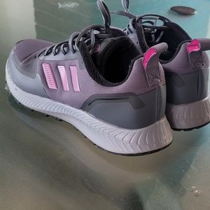 Walking / Running shoes